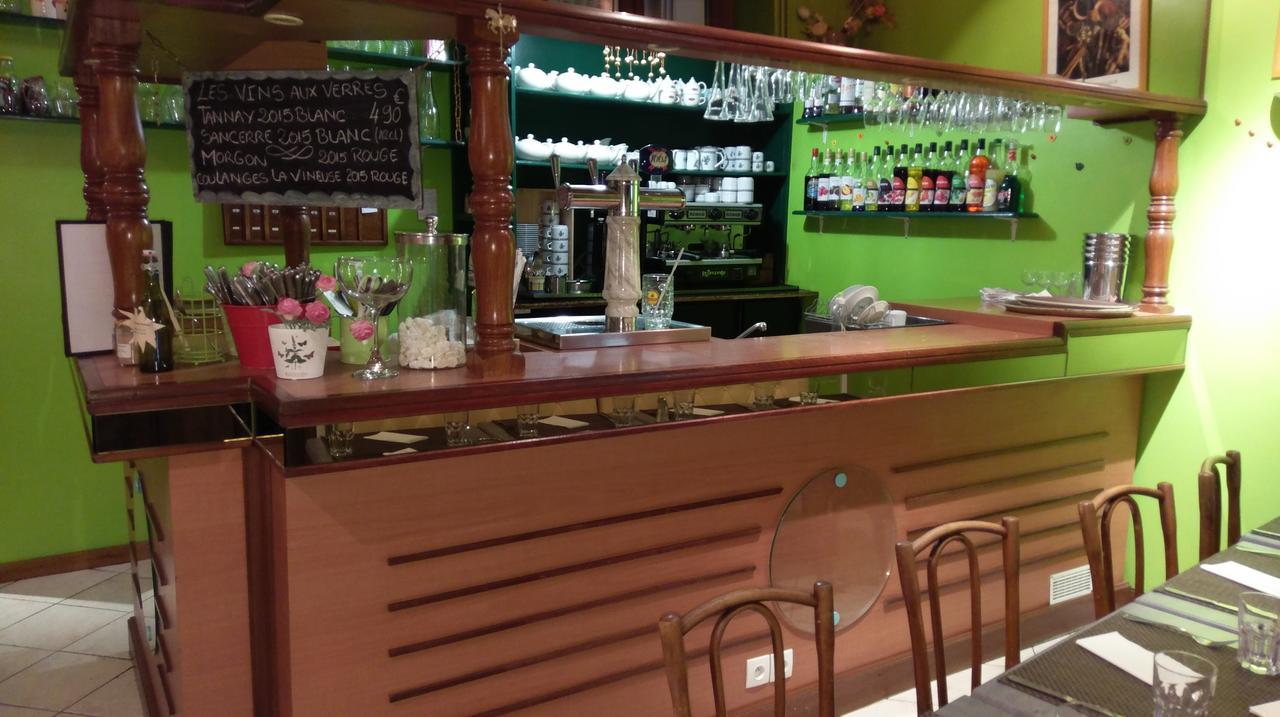 Logis De L'Europe Restaurant Le Cepage Hotel Corbigny Екстериор снимка